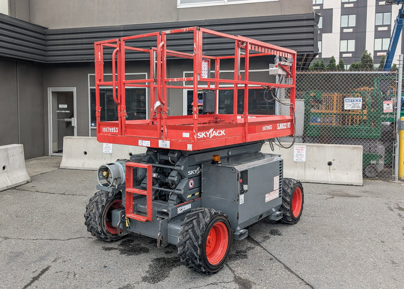 2015 Skyjack SJ6832 RT Scissor Lift (NORTHWEST)