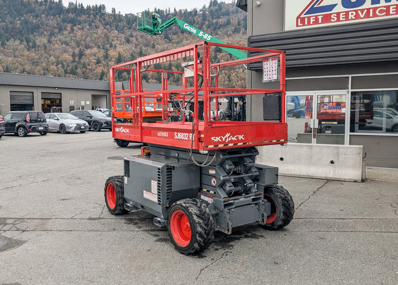 2015 Skyjack SJ6832 RT Scissor Lift (NORTHWEST)