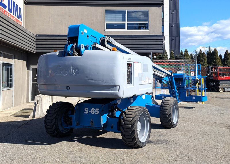 2012 Genie S65 Boom Lift