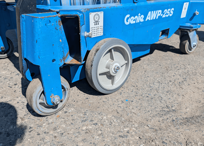 2011 Genie AWP-25S Man Lift