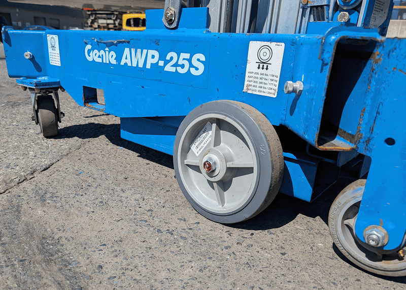 2011 Genie AWP-25S Man Lift