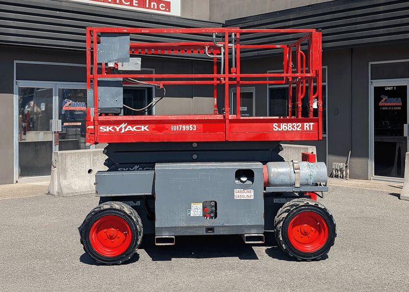 2015 Skyjack SJ 6832RT Scissor Lift