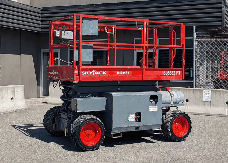 2015 Skyjack SJ 6832RT Scissor Lift