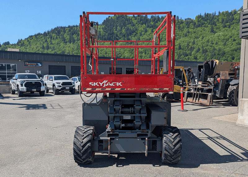 2015 Skyjack SJ 6832RT Scissor Lift