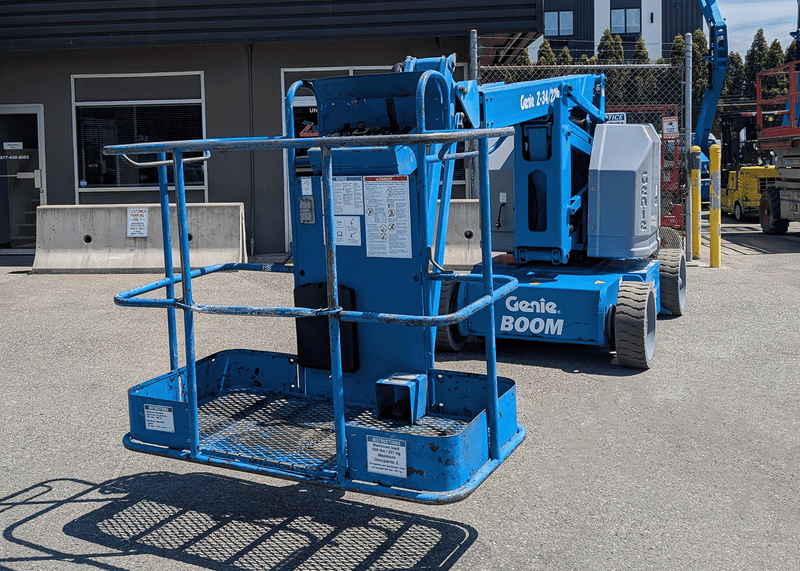 2008 Genie Z34/22 Articulating Boom Lift