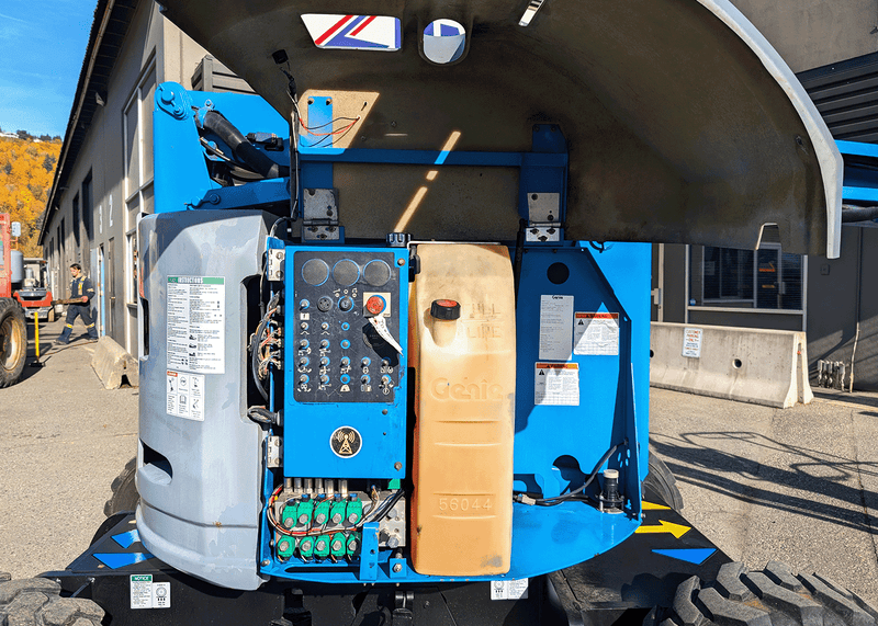 2012 Genie Z-34/22 Articulating Boom Lift