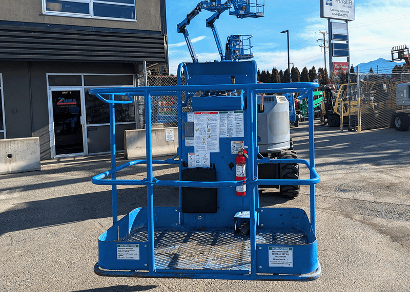 2012 Genie Z-34/22 Articulating Boom Lift