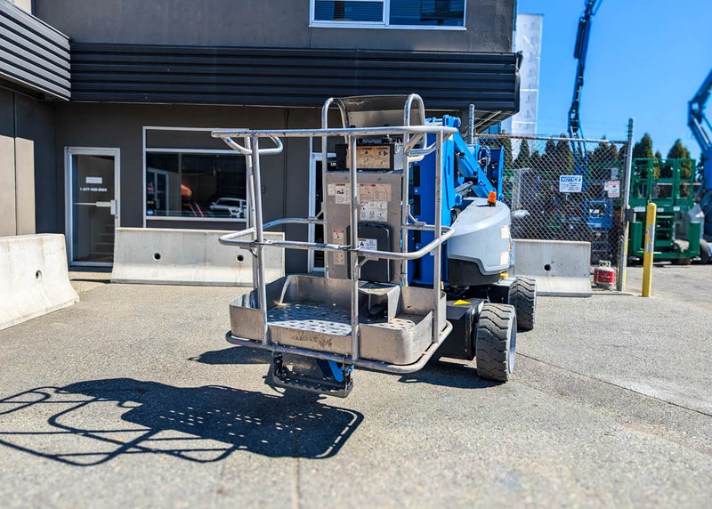 2016 Genie Z-33/18 Articulating Boom Lift (NORTHWEST)