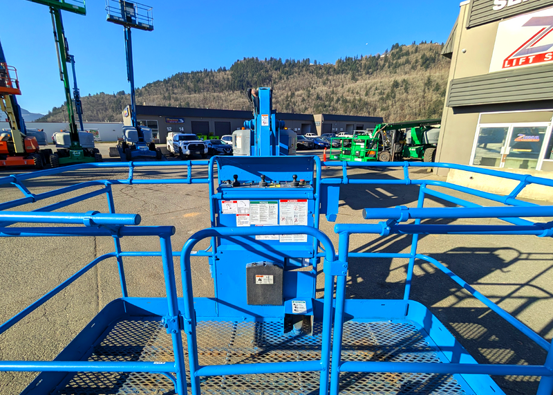 2013 Genie Z-60 Articulating Boom Lift