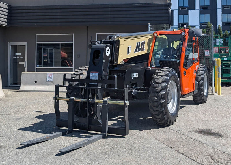 NEW JLG 742 Telehandler